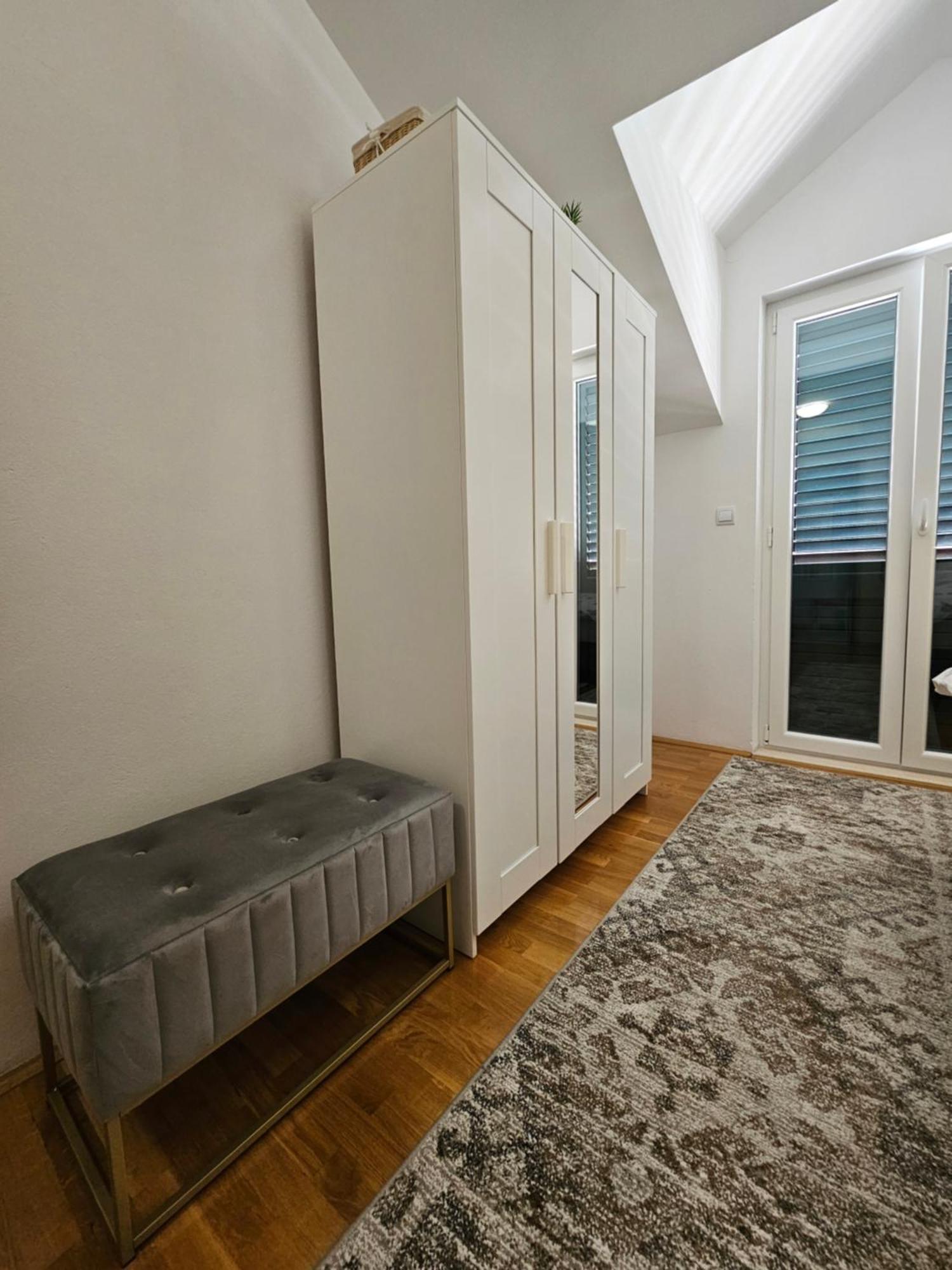 Apartments Kola Banici Bagian luar foto